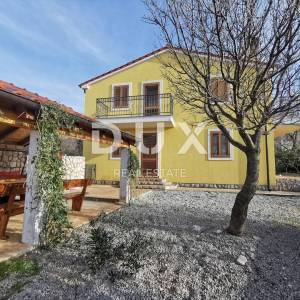 KRALJEVICA - Obiteljska kuća + građevinski teren (781 m2)