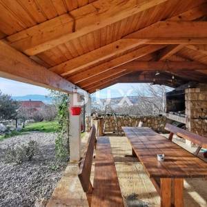 KRALJEVICA - Obiteljska kuća + građevinski teren (781 m2)