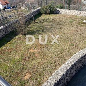 KRALJEVICA, ŠMRIKA - samostojeća kuća s bazenom, garažom, okućnicom i pogledom na more! PRILIKA!