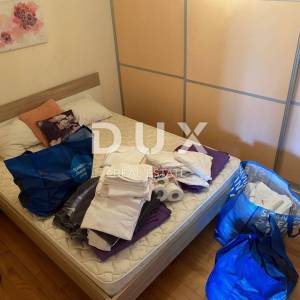 KRALJEVICA, ŠMRIKA - samostojeća kuća s bazenom, garažom, okućnicom i pogledom na more! PRILIKA!