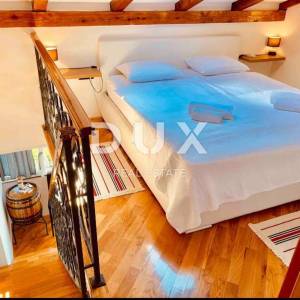 KRALJEVICA - stan 56 m2, dvoetažan uređen apartman!!!!