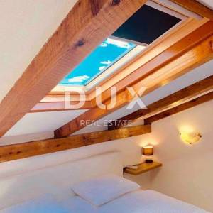 KRALJEVICA - stan 56 m2, dvoetažan uređen apartman!!!!