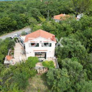 KRK, DOBRINJ - samostojeća kuća 135m2 s pogledom na more + okoliš 150m2