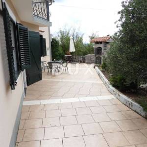 KRK, DOBRINJ - samostojeća kuća 135m2 s pogledom na more + okoliš 150m2