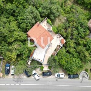 KRK, DOBRINJ - samostojeća kuća 135m2 s pogledom na more + okoliš 150m2