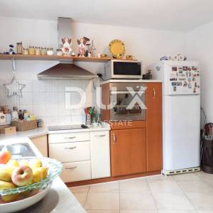 KRK, DOBRINJ - samostojeća kuća 135m2 s pogledom na more + okoliš 150m2
