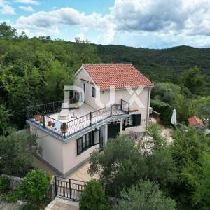 KRK, DOBRINJ - samostojeća kuća 135m2 s pogledom na more + okoliš 150m2