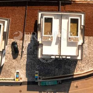 Krk, dvoetažni apartman s krovnom terasom i bazenom!