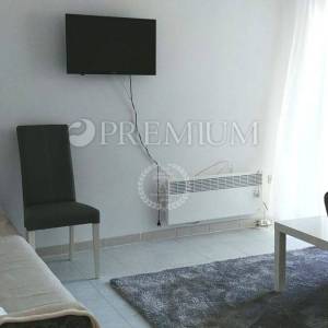 Krk, grad, apartman u prizemlju!
