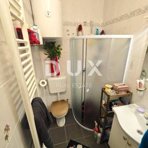 KRK, MALINSKA - Dvosobni apartman, garaža, okućnica, 350 metara od mora!