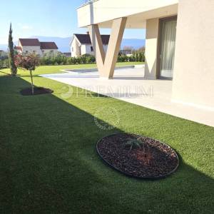 Krk, nova samostojeća kuća s bazenom! 