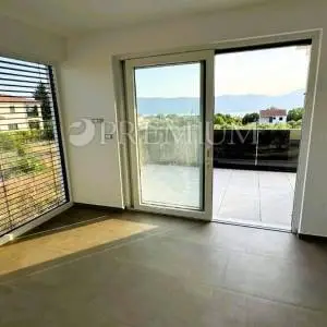 Krk, nova samostojeća kuća s bazenom! 