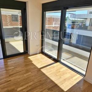 Krk, novogradnja, apartman s krovnom terasom!