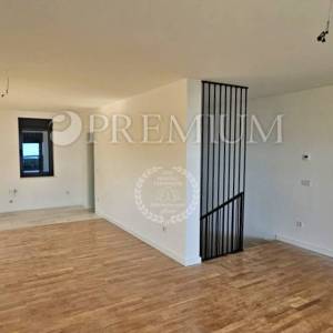 Krk, novogradnja, apartman s krovnom terasom!