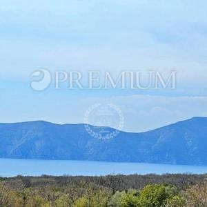 Krk, okolica, impozantna novogradnja s panoramskim pogledom na more!