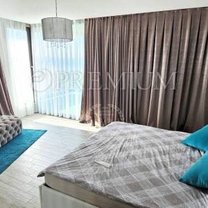 Krk, okolica, impozantna vila s pogledom na more i bazenom!