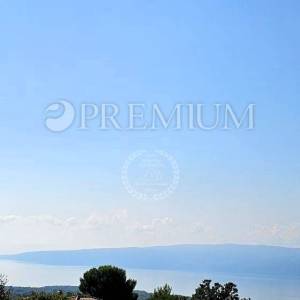 Krk, okolica, impozantna vila s pogledom na more i bazenom!