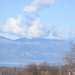 Krk, okolica, kuća od 171 m2 s bazenom i pogledom na more!