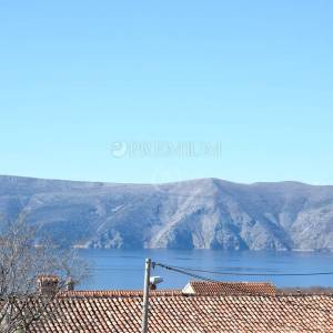 Krk, okolica, kuća od 171 m2 s bazenom i pogledom na more!