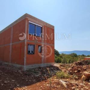 Krk, okolica, moderna novogradnja s pogledom na more!