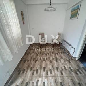 KRK (OKOLICA) - Prizemna etaža kuće (2 apartmana) sa vrtom