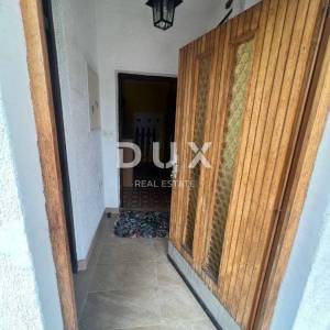 KRK (OKOLICA) - Prizemna etaža kuće (2 apartmana) sa vrtom