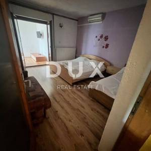 KRK (OKOLICA) - Prizemna etaža kuće (2 apartmana) sa vrtom