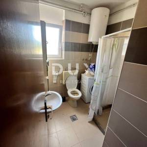 KRK (OKOLICA) - Prizemna etaža kuće (2 apartmana) sa vrtom