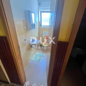 KRK (OKOLICA) - Prizemna etaža kuće (2 apartmana) sa vrtom