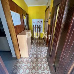 KRK (OKOLICA) - Prizemna etaža kuće (2 apartmana) sa vrtom