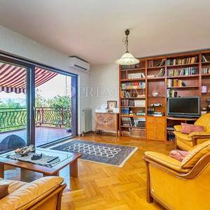 Krk, okolica, prodaja samostojeće kuće s tri apartmana i okućnicom!