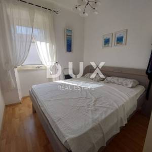 KRK, OMIŠALJ CENTAR - NOVO ADAPTIRANA KUĆA U STAROM GRADU + DVORIŠTE!!! PRILIKA!!!