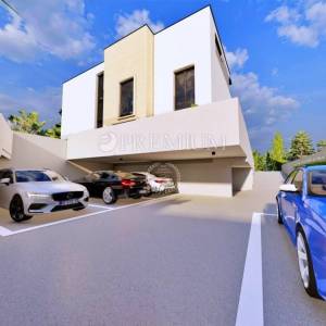 Krk, prodaja, luksuzni troetažni apartman s okućnicom!