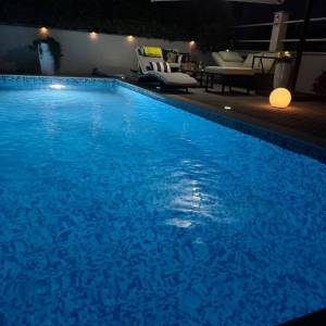 Krk, Šilo, 46m2, stan s bazenom i pogledom na more
