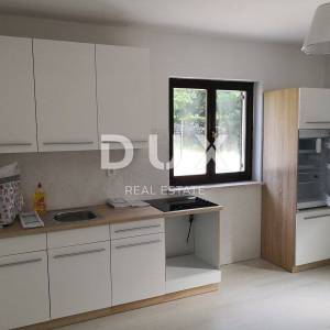 KRK, SOLINE - Dva apartmana u prizemlju s okućnicom