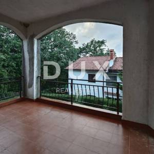 KRK, SOLINE - Dva apartmana u prizemlju s okućnicom