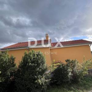 KRNJEVO - Samostojeća kuća, pogled more, parking mjesto, vrt
