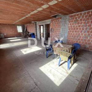 KRNJEVO - Samostojeća kuća, pogled more, parking mjesto, vrt