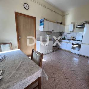 KRNJEVO - Samostojeća kuća, pogled more, parking mjesto, vrt