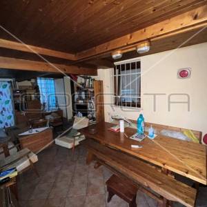Kuća 150 m2 u slijepoj ulici sa vrtom 224 m2, centar Pule 