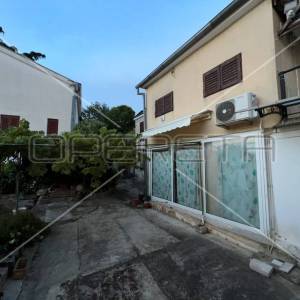 Kuća 150 m2 u slijepoj ulici sa vrtom 224 m2, centar Pule 