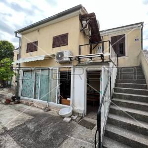 Kuća 150 m2 u slijepoj ulici sa vrtom 224 m2, centar Pule 