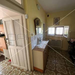 Kuća 150 m2 u slijepoj ulici sa vrtom 224 m2, centar Pule 