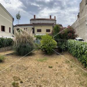 Kuća 150 m2 u slijepoj ulici sa vrtom 224 m2, centar Pule 