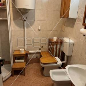 Kuća 150 m2 u slijepoj ulici sa vrtom 224 m2, centar Pule 