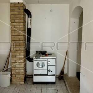 Kuća 95 m2 i parcela 792 m2, Lika, Udbina
