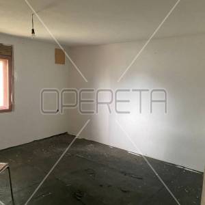 Kuća 95 m2 i parcela 792 m2, Lika, Udbina
