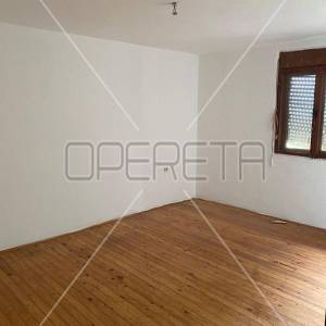 Kuća 95 m2 i parcela 792 m2, Lika, Udbina
