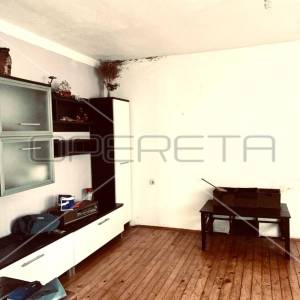 Kuća 95 m2 i parcela 792 m2, Lika, Udbina
