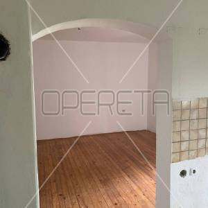 Kuća 95 m2 i parcela 792 m2, Lika, Udbina
